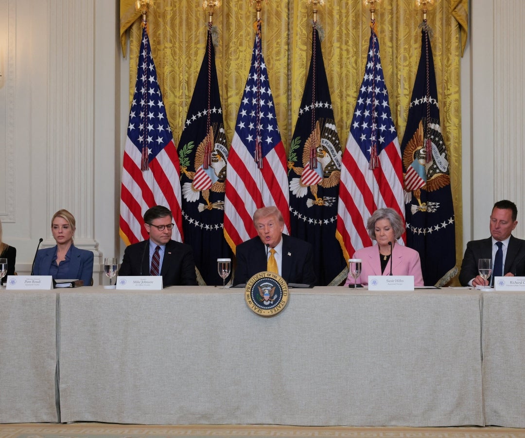 Trump dice que cree que Irán quiere lograr acuerdo y que no se conoce a sus líderes