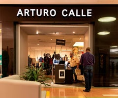 Arturo Calle gana pleito a American Gaia por marca EE ante Superindustria y Comercio Arturo Calle gana pleito a American Gaia por marca EE ante Superindustria y Comercio