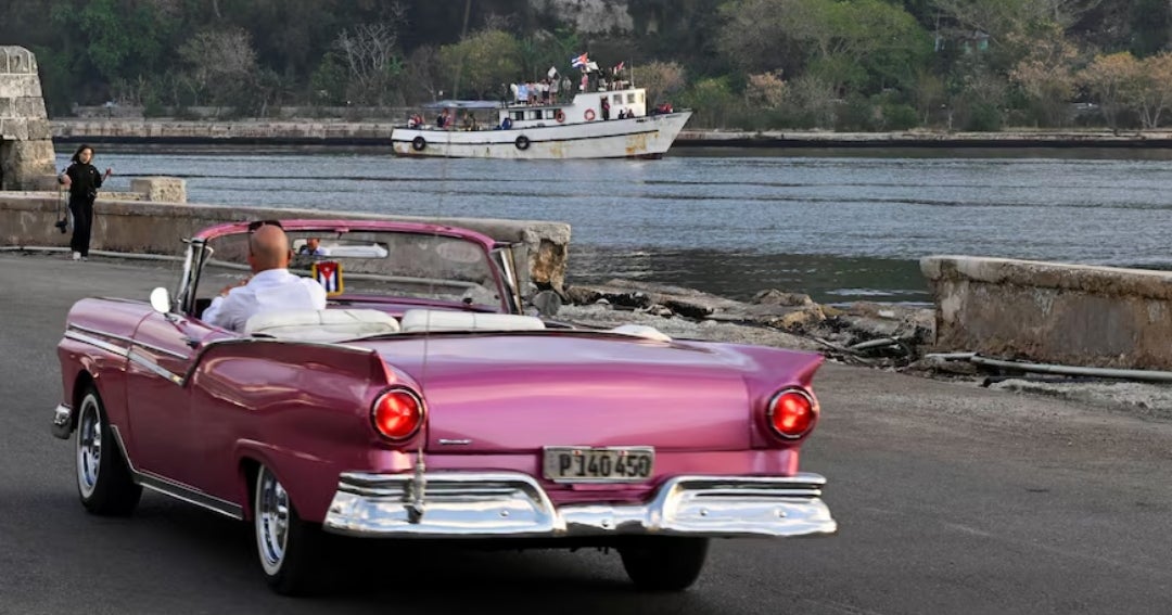 Estados Unidos aumenta sus exportaciones de combustible al sector privado cubano