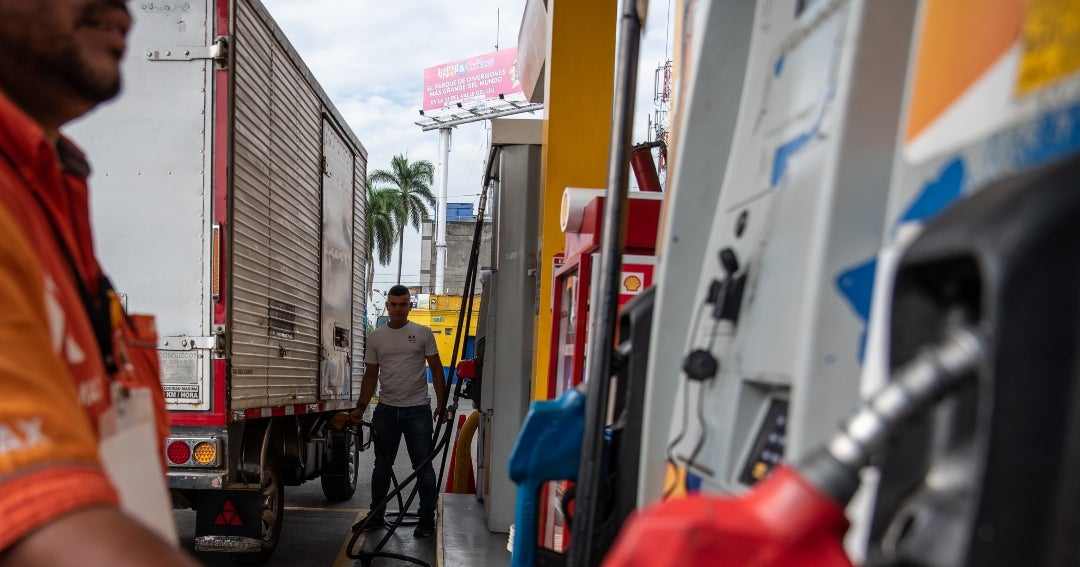 Gobierno anunció alza de 7% en precio de gasolina y defina fijación mensual de precios
