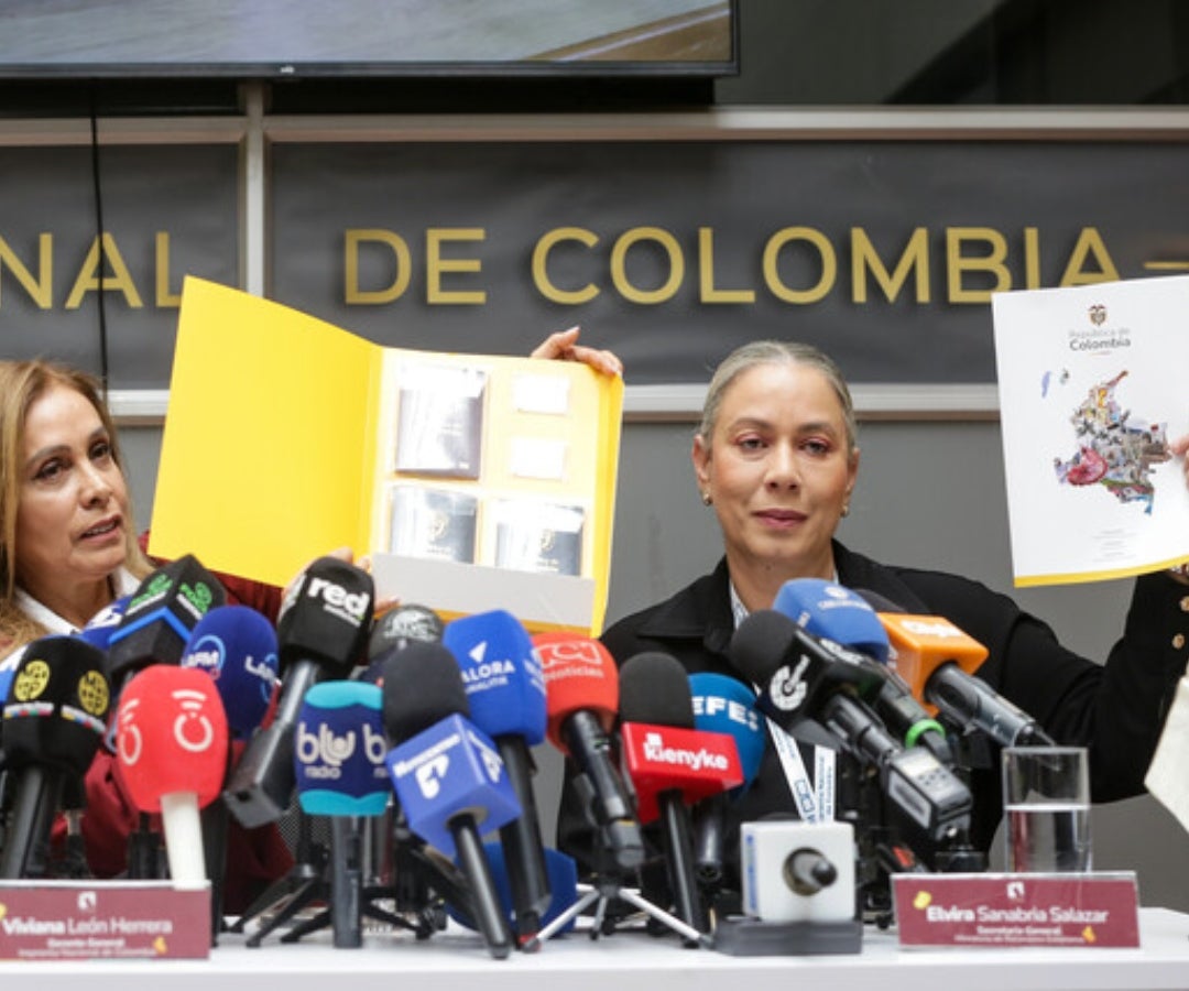 Imprenta Nacional presenta nuevo modelo de pasaportes