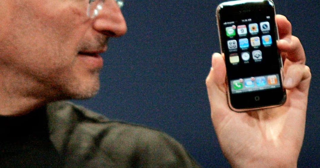 La trayectoria de Apple en 50 años, de iniciar en un garaje a gigante tecnológico