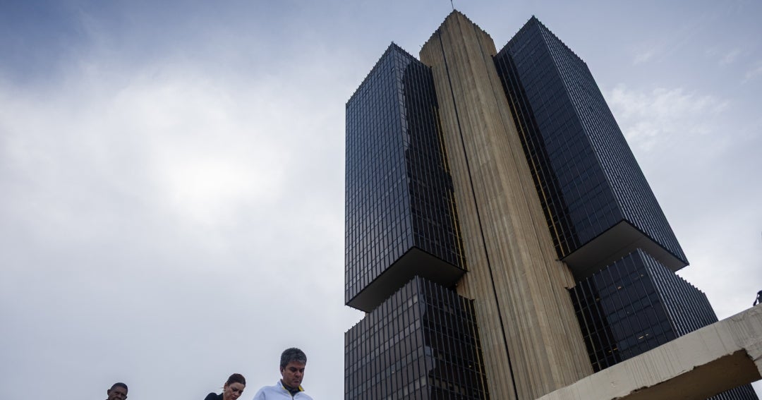 Los impagos récord en Brasil amenazan con mermar las ganancias de los bancos