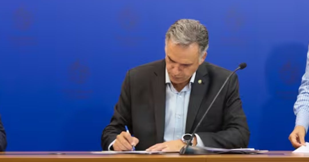 Yamandú Orsi recibió a la Sociedad Interamericana de Periodismo para firmar acuerdos