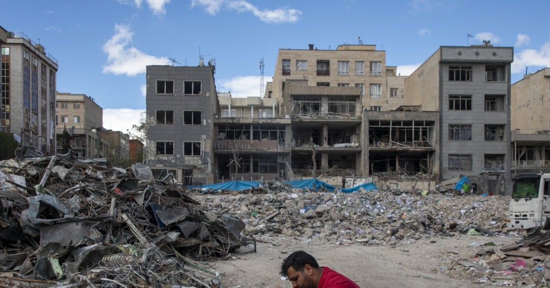 Irán da señales de guerra prolongada en múltiples frentes mientras se acerca plazo límite