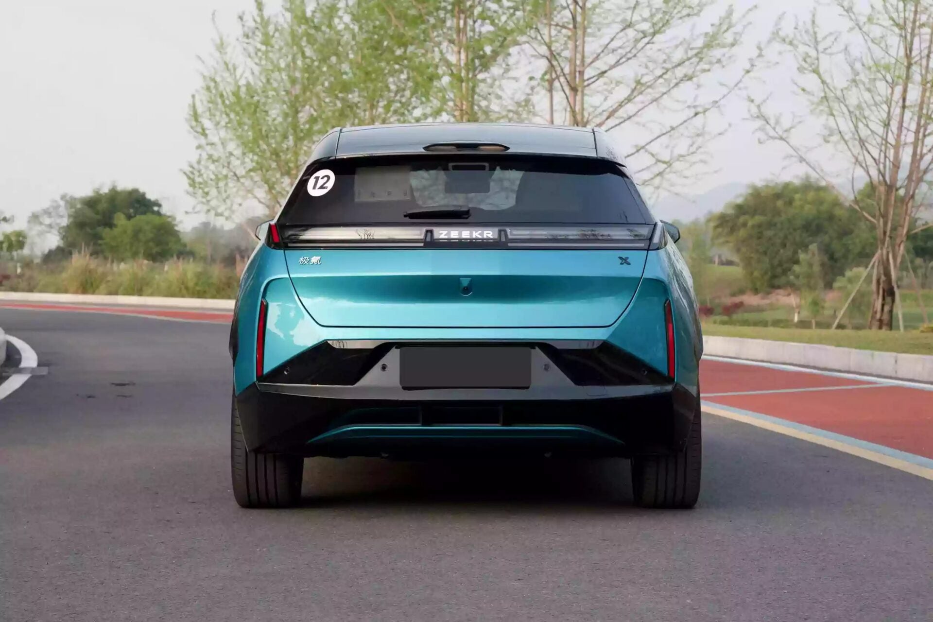 Zeekr X va por las 450 unidades en ventas