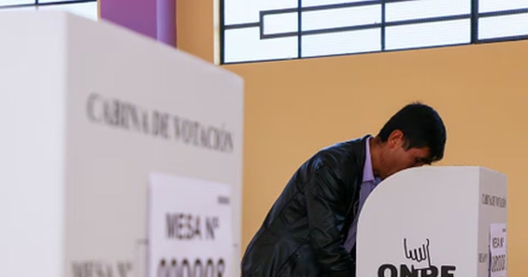 Inici&oacute; la jornada electoral de la primera vuelta presidencial en Per&uacute; con 35 candidatos
