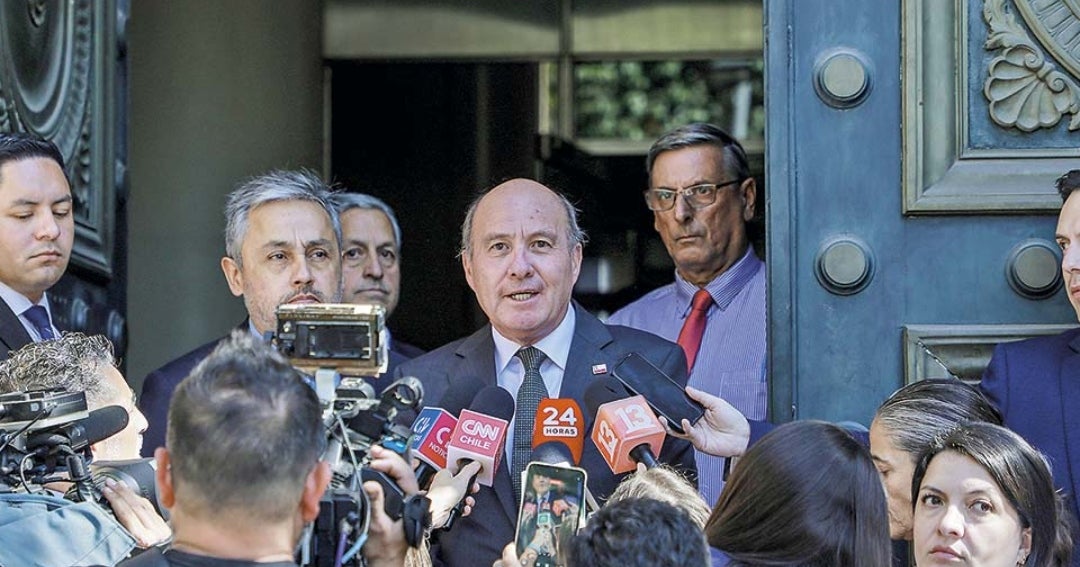 Gobierno define gradualidad de rebaja del impuesto corporativo y de la reintegración