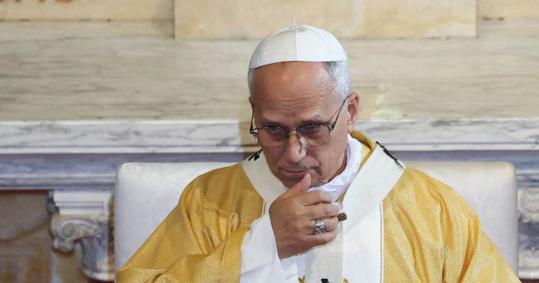 León XIV dice que el mundo necesita un mensaje de paz, luego de ataque de Trump