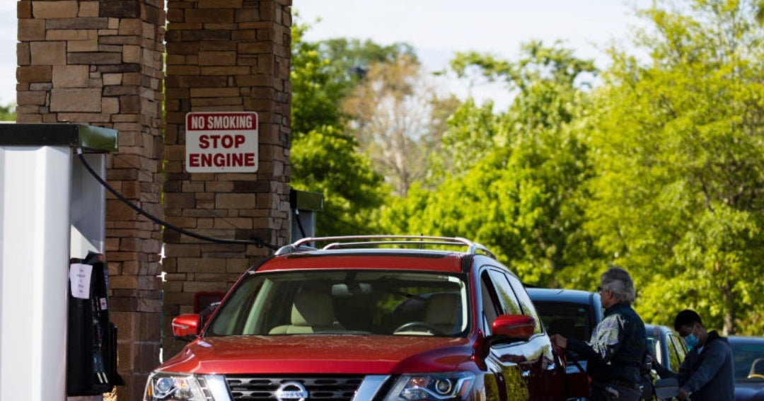 Aumento vertiginoso de los precios de la gasolina ha afectado a estas ciudades de EE.UU.