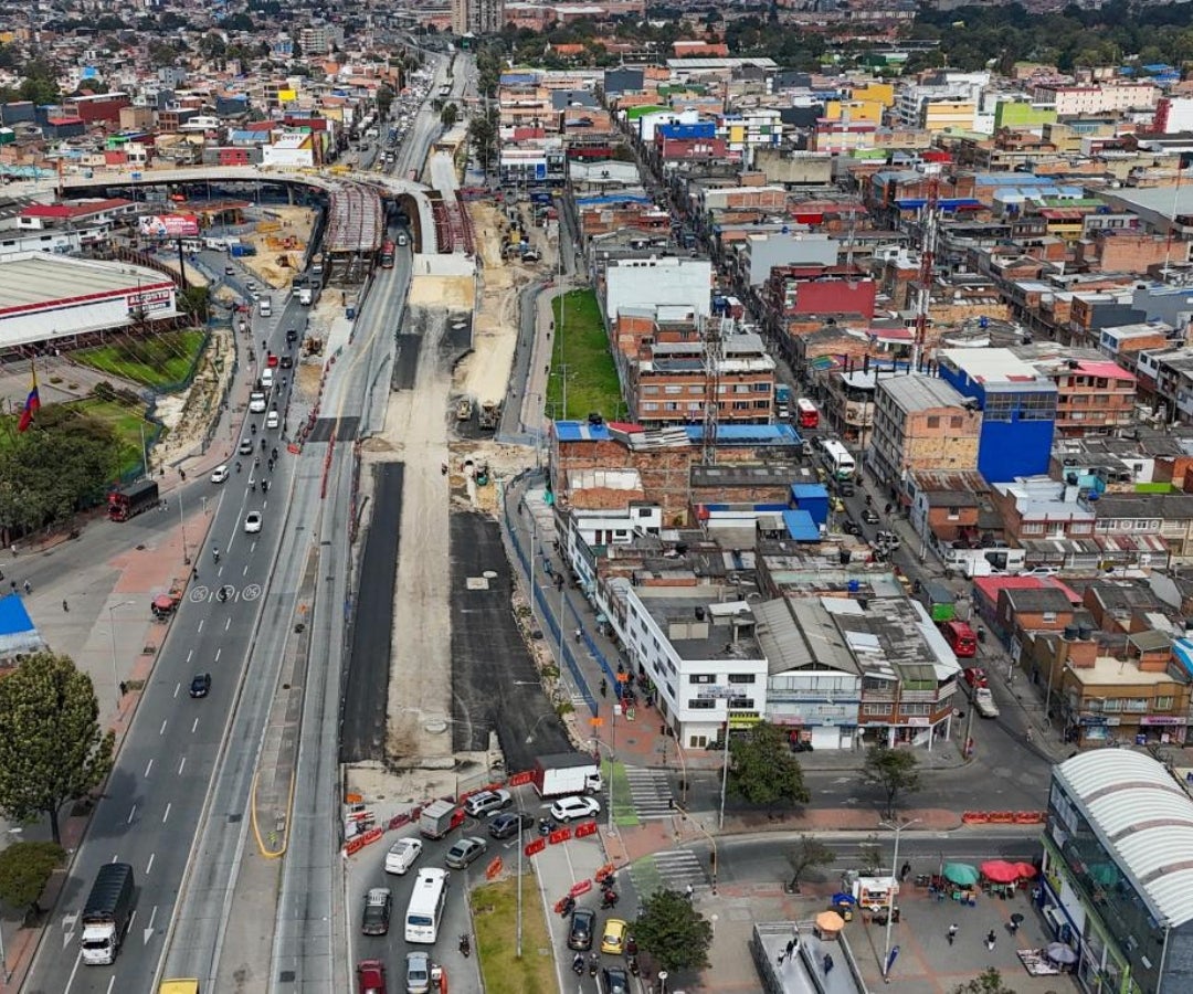 Alcalde Galán anuncia que en julio entran en servicio los carriles paralelos a la Autopista Sur