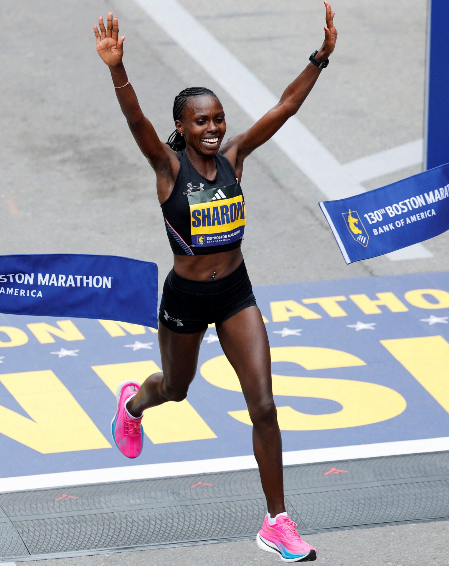 La ganadora en mujeres Sharon Lokedi