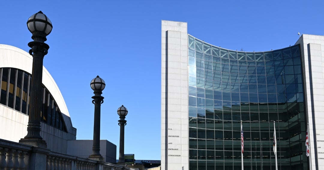 Tribunal Supremo de EE.UU. muestra poco interés en imponer más restricciones a la SEC