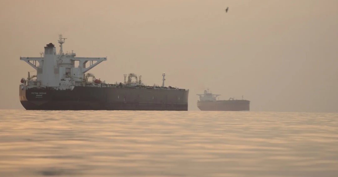 Kuwait declara fuerza mayor en sus envíos de petróleo por crisis en estrecho de Ormuz