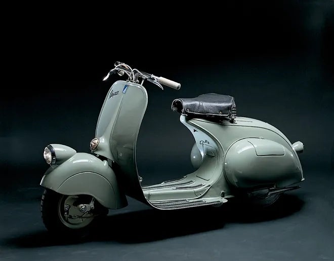 La primera Vespa, equipada con un motor de 98 cc con 3,2 CV a 4500 rpm
