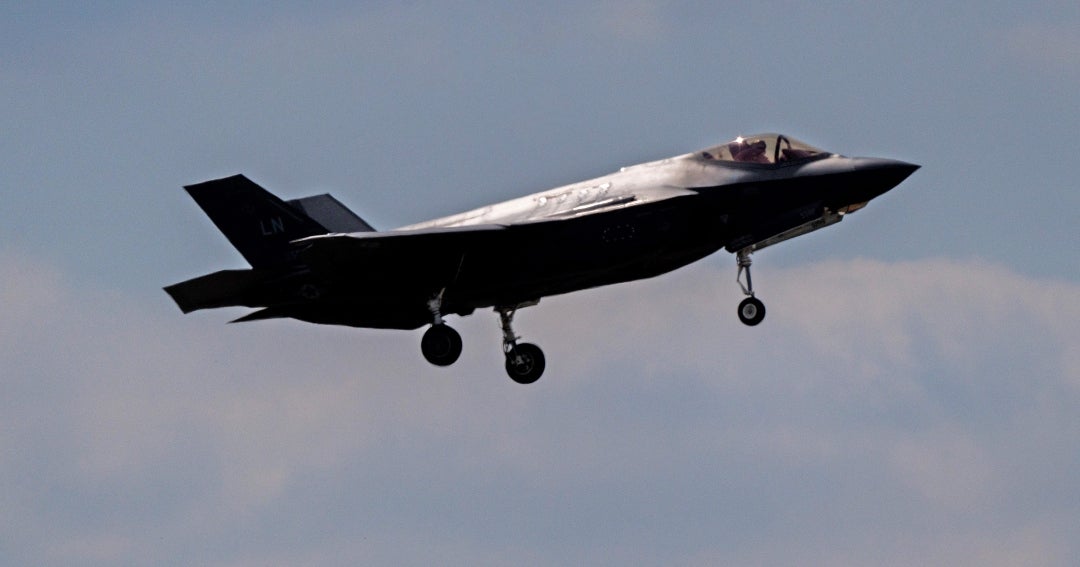 Fuerza Aérea y Armada de EE.UU. planean aumentar flota de F-35 con inversión récord