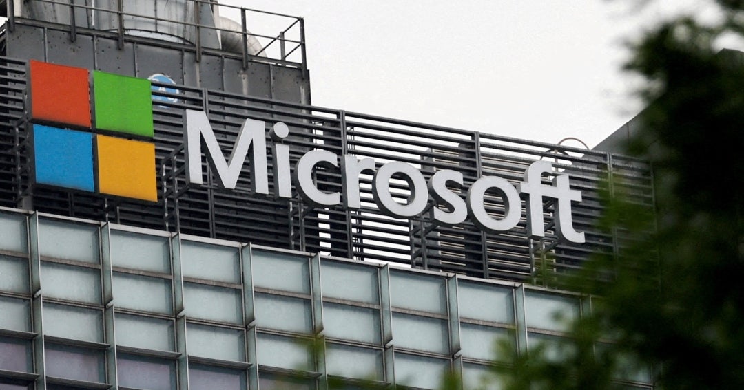 Microsoft prevé llevar a cabo despliegue a gran escala de propios chips IA para reducir costos