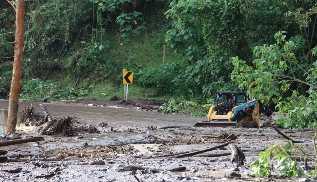 Riesgos de derrumbe aumentan por las fuertes lluvias