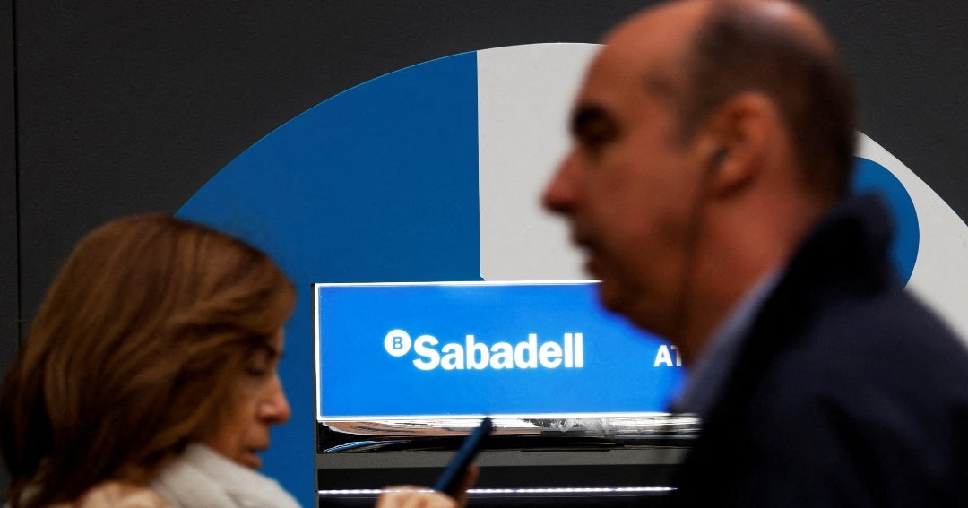 Banco Sabadell anunció que se completó la venta del activo TSB al Banco Santander
