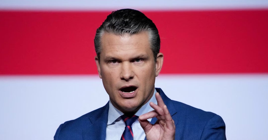 Hegseth dice que EE.UU. no busca enfrentamiento para proteger los buques en Ormuz