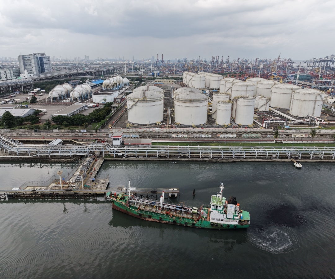 Una instalación de almacenamiento en el puerto de Tanjung Priok en Yakarta, Indonesia.