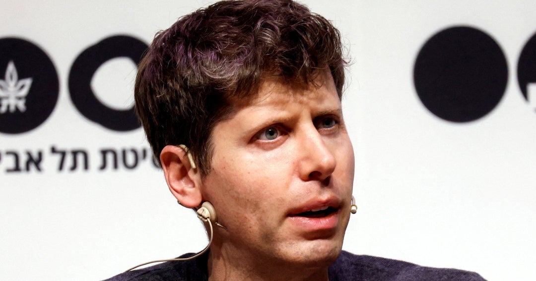CEO de OpenAI desmiente acusación de Musk de que traicionó misión de compañía