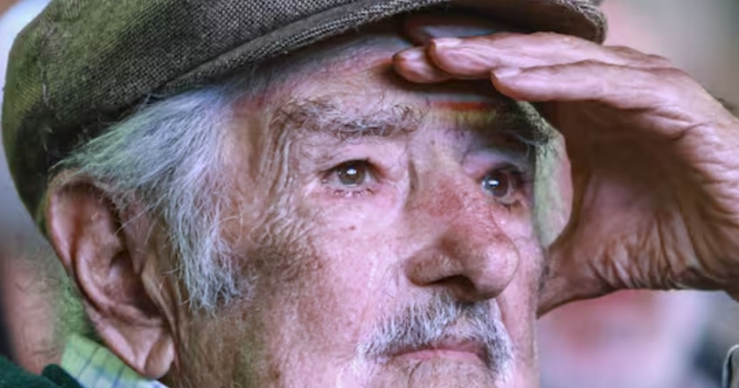Presentan sello en homenaje al expresidente José 