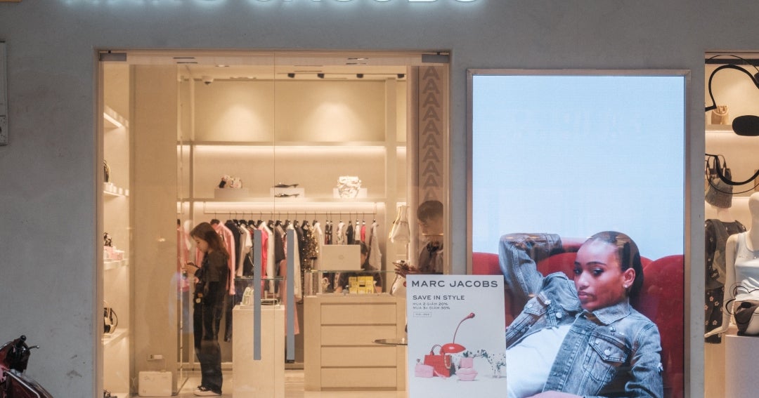 Lvmh acuerda vender marca Marc Jacobs a WHP Global; Jacobs continuará como director