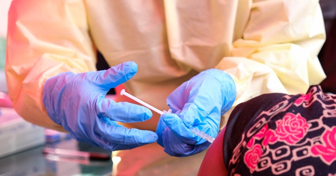 Vacuna contra el ébola podría requerir muchos meses de trabajo antes de los ensayos
