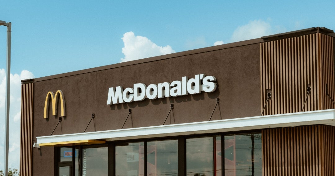 McDonald's no cumplirá sus objetivos de emisiones, debido a la crisis energética