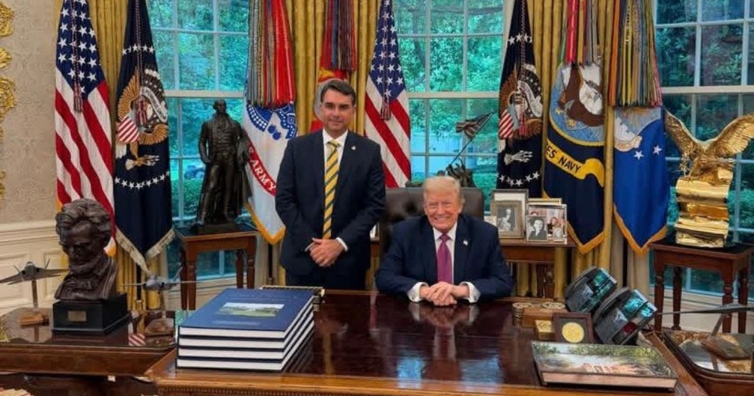 Flavio Bolsonaro confirmó que se reunió con Donald Trump en la Casa Blanca
