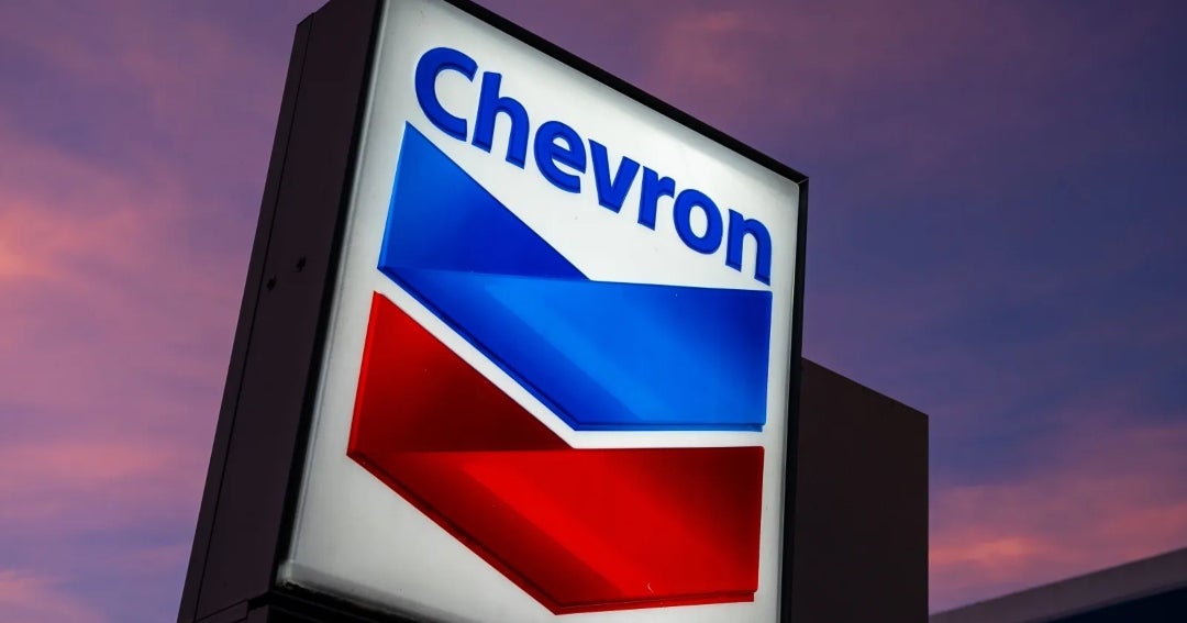 Petrolera Chevron presenta proyecto de inversión por US$13.800 millones en Argentina