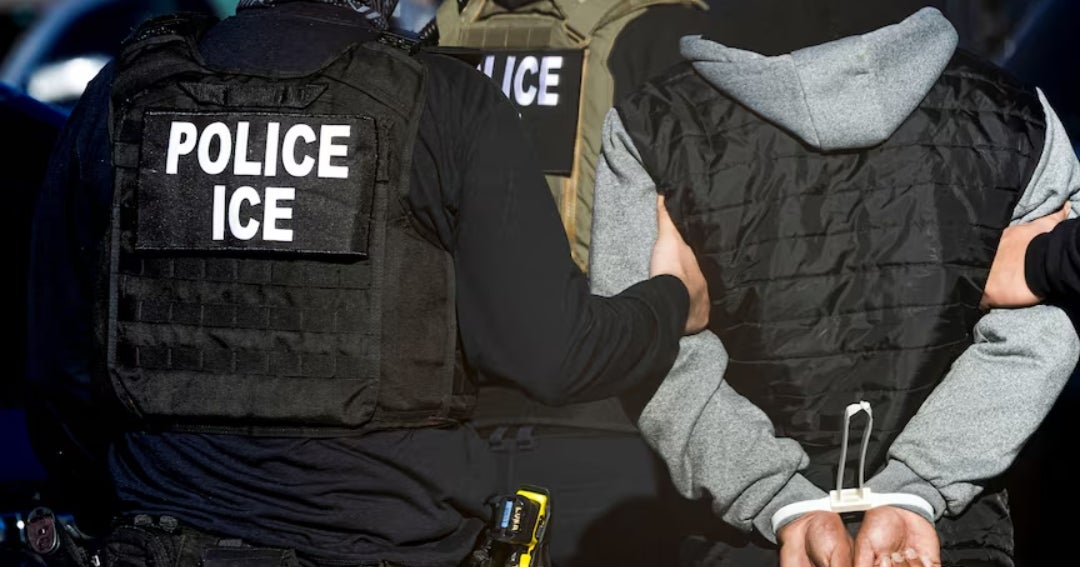 Denuncian a centro del ICE en Texas por deficienci