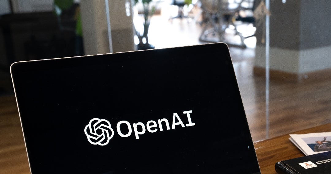 OpenAI afirma que cuentas de China buscan frenar centros de 