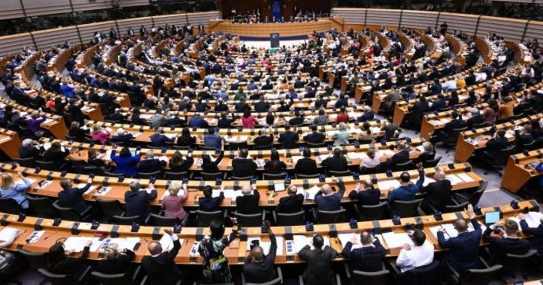 Eurodiputados condenan injerencia de Trump en las 