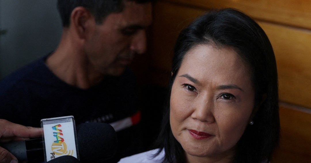 Keiko Fujimori lidera conteo presidencial en Perú mientras Roberto Sánchez denuncia irregularidades