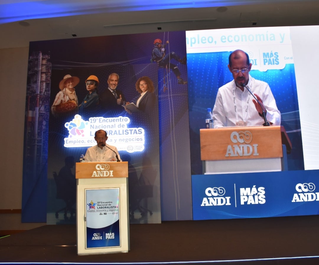 Ítalo Cardona, director regional de la OIT