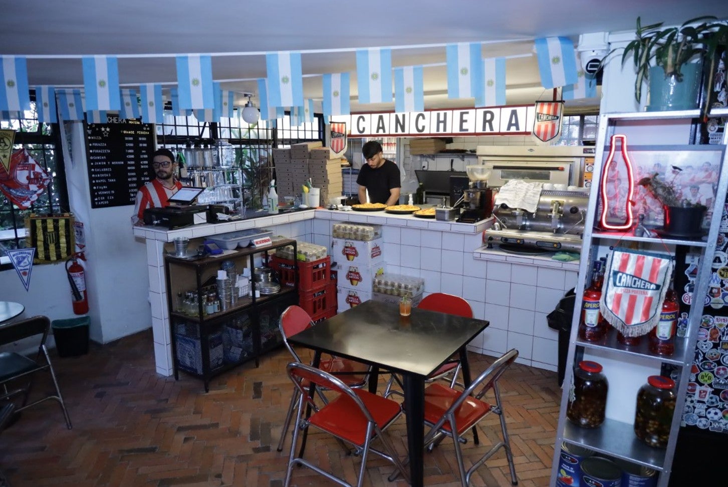 Sur Vermutería y Canchera Pizzería