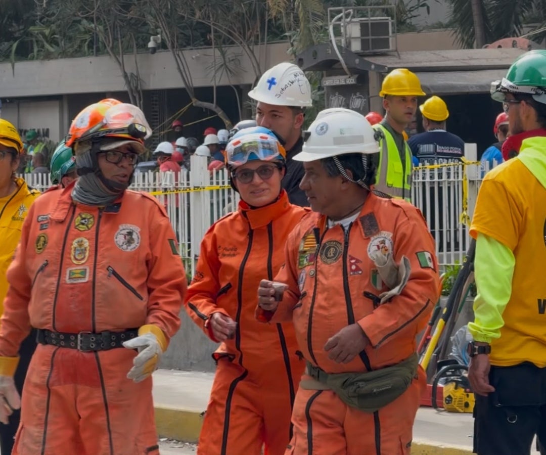 México envía a Los Topos a Venezuela para labores de rescate tras terremoto