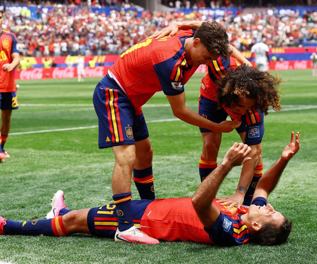 España golea 3-0 a Austria con doblete de Oyarzabal y clasifica a octavos de final en Mundial
