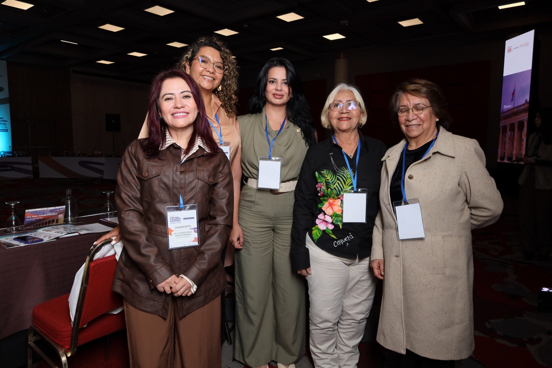Lourdes Paola Mateus, Francy Natalia Moreno, Alejandra Omaña, Mary Jurado Palomino, Aída Avella, congresistas del Pacto Histórico.