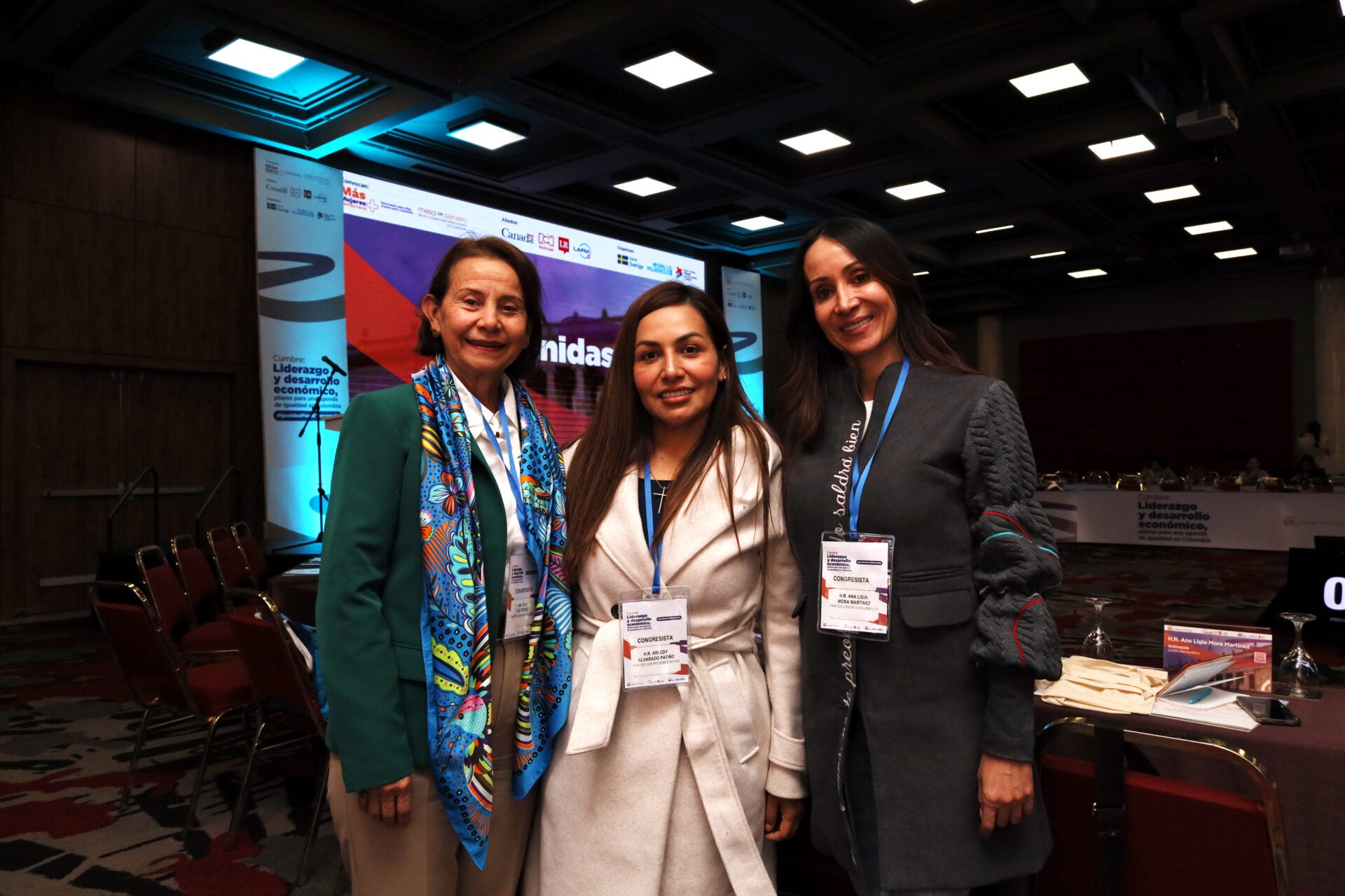 Hilda Gutiérrez, Arledy Alvarado Patiño y Ana Ligia Mora Martínez, congresistas del Partido Centro Democrático.