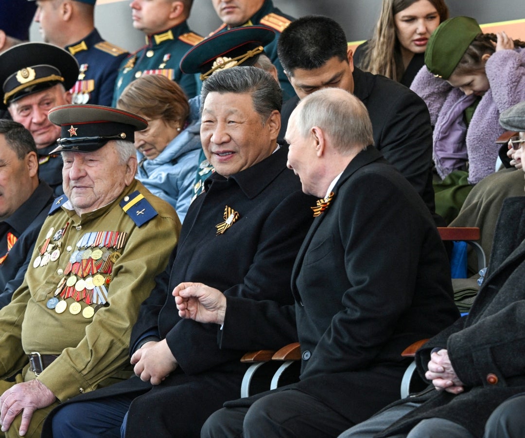 Xi Jinping y Vladimir Putin en el desfile del Día de la Victoria, en Moscú