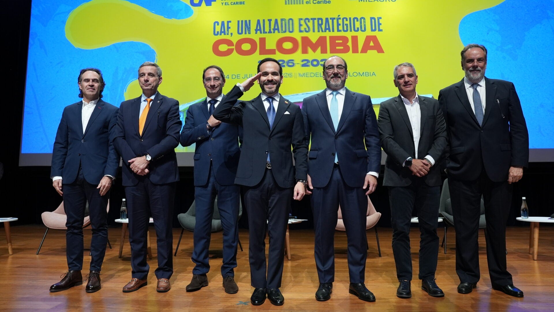 Durante el encuentro estuvieron el alcalde de Medellín, Federico Gutiérrez; el ministro de Hacienda designado, Miguel Gómez; el vicepresidente electo, José Manuel Restrepo; el presidente electo, Abelardo de la Espriella; el presidente de CAF, Sergio Díaz-Granados; el gobernador de Antioquia, Andrés Julián Rendón; y el expresidente de Grupo Argos, Jorge Mario Velásquez