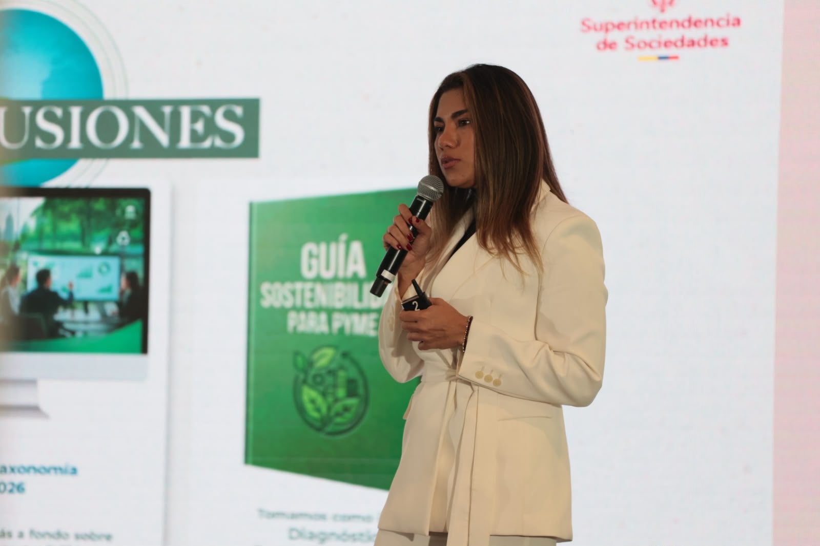Nini Johana Castañeda, superintendente de Sociedades (e)