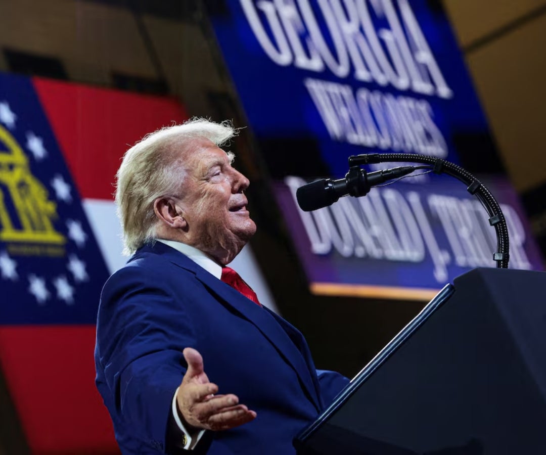 Trump prohíbe robots humanoides chinos que protegen el desarrollo de IA