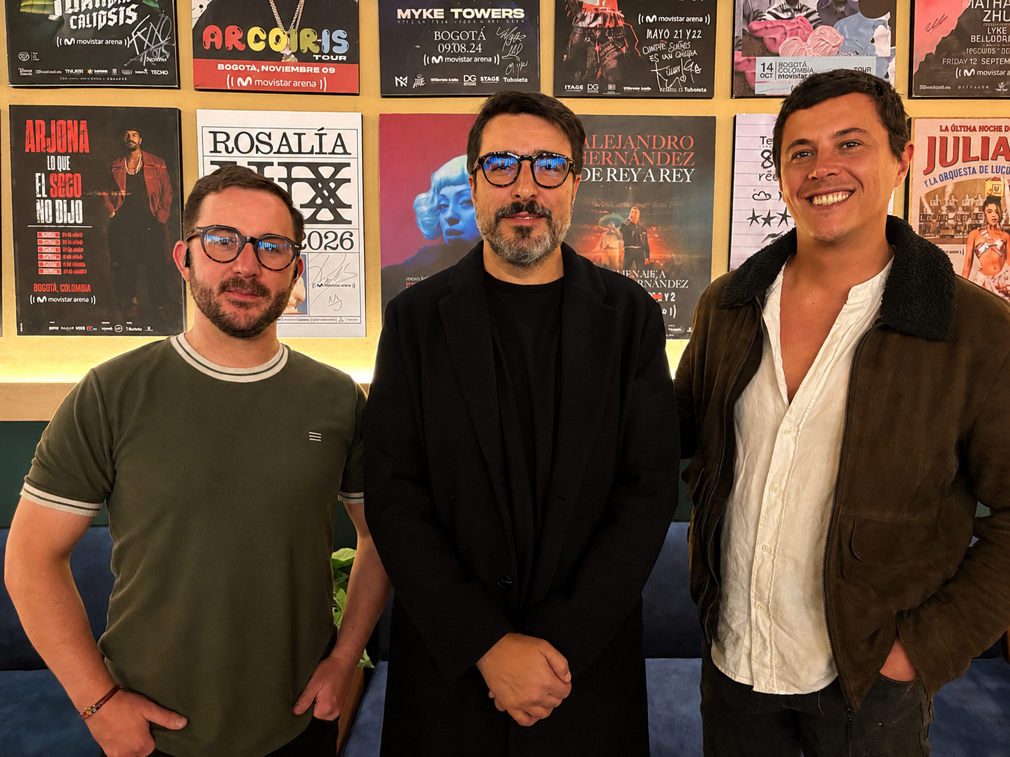 Juan Manuel Botero, cofundador de The Plantation Project; Carlos Yepes, gerente comercial del Movistar Arena; y Mateo Páez, de The Plantation Project Colombia.