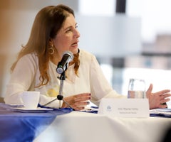 la Defensora del Pueblo Iris Marín Ortiz