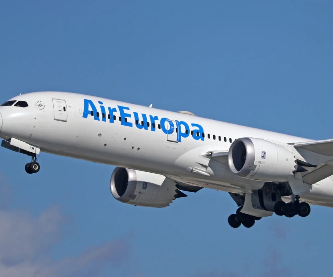 Air Europa, Iberia y World2Fly activan medidas especiales para viajeros tras terremoto