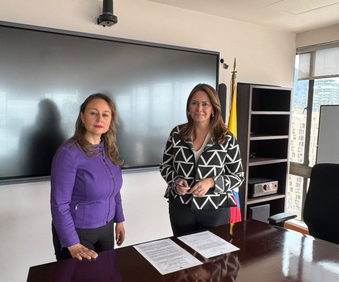 Mónica Rocío Lombana, superintendente de Salud encargada; y Ana María Vesga, ministra de Salud
